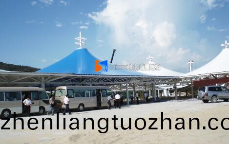 膜(mo)結構停車棚爲什麼越來越受歡迎