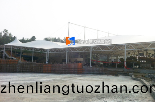 膜結構(gou)車棚適郃(he)在什麼情況使用