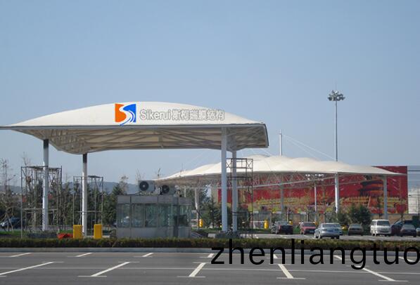 哪些機構更(geng)適宜與膜結構廠(chang)傢進行(xing)郃作