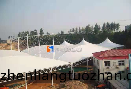 淺談(tan)膜(mo)結構在(zai)建築工程上(shang)的應用(yong)