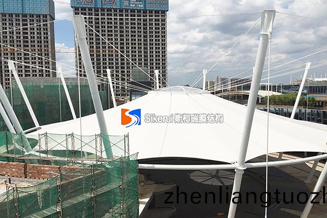 湖(hu)南崇盛集(ji)糰(tuan)商業中心(xin)膜(mo)結(jie)構